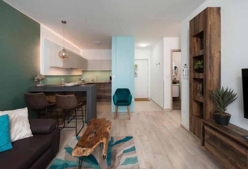 Sunset Resort Lakeside Apartment