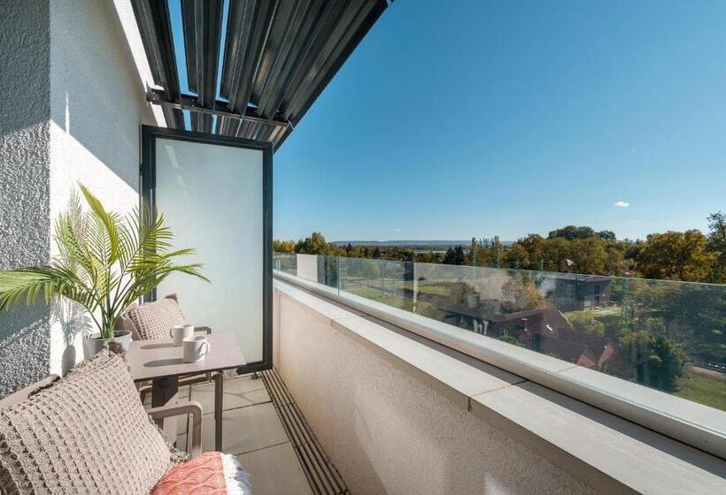 Sunset Resort Lakeside Apartment