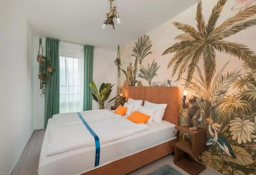 Sunset Resort   Lakeside Apartment