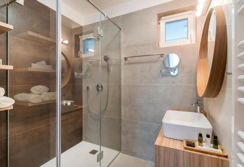 Sunset Resort Lakeside Apartment