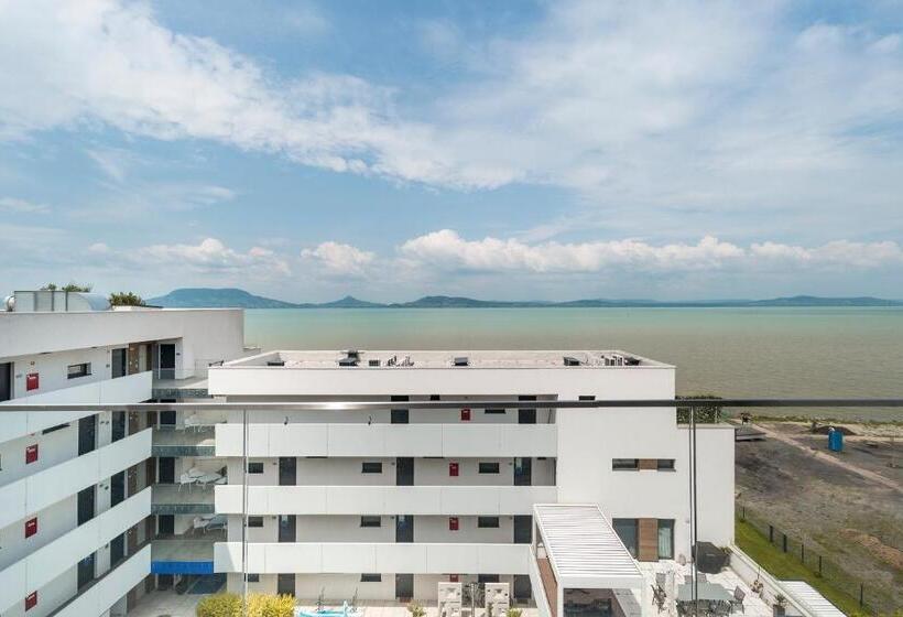 Sunset Resort Lakeside Apartment