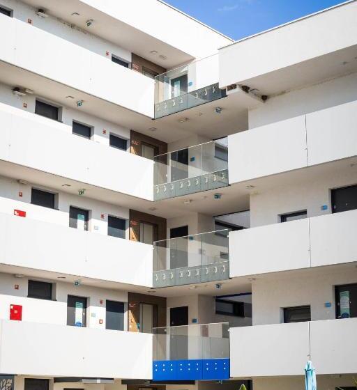 Sunset Resort Lakeside Apartment