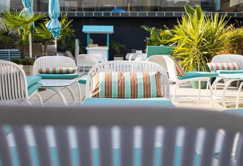 Sunset Resort Lakeside Apartment