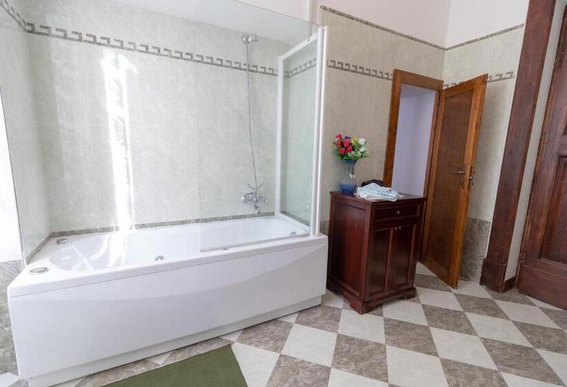 مبيت وإفطار Al Belvedere Apartment