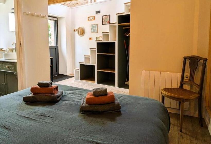 Bed and Breakfast La Guesthouse   à Deux Pas Du Sentier Des Douaniers