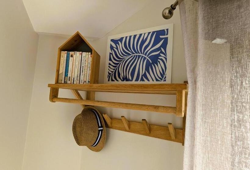 Bed and Breakfast La Guesthouse   à Deux Pas Du Sentier Des Douaniers