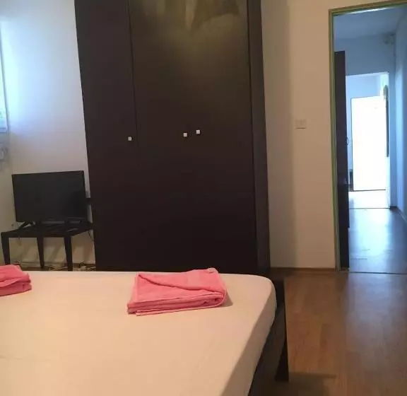 Hostel Cazino Sud