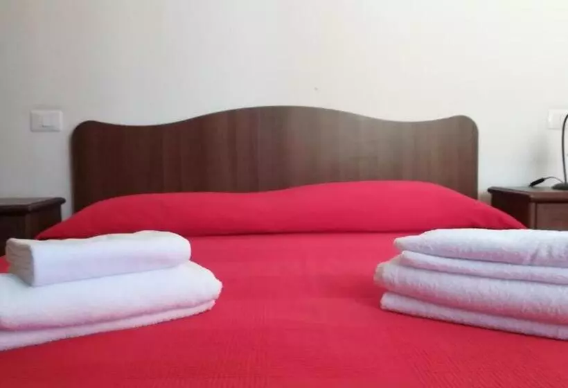 Hotelli Agriturismo Le Pagliere Da Valentino
