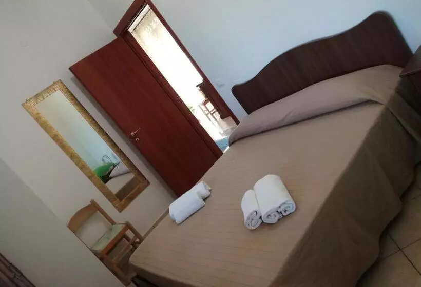 Hotelli Agriturismo Le Pagliere Da Valentino