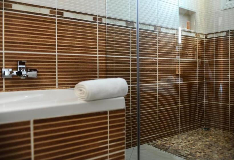 هتل Nomad Suites Residence