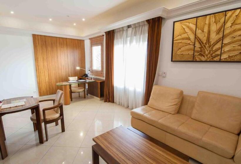 هتل Nomad Suites Residence