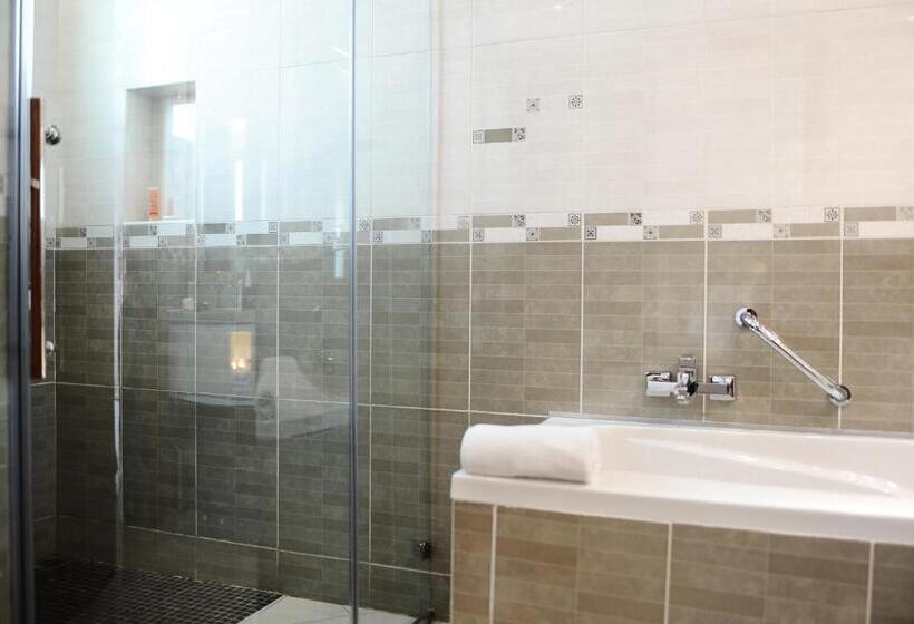 هتل Nomad Suites Residence