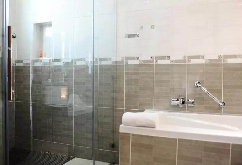 هتل Nomad Suites Residence