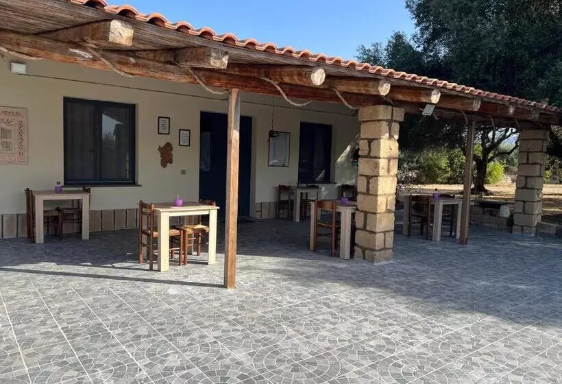Hotelli Su Tasuru