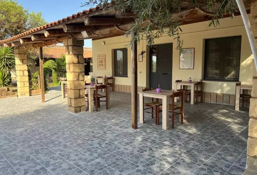 Hotelli Su Tasuru