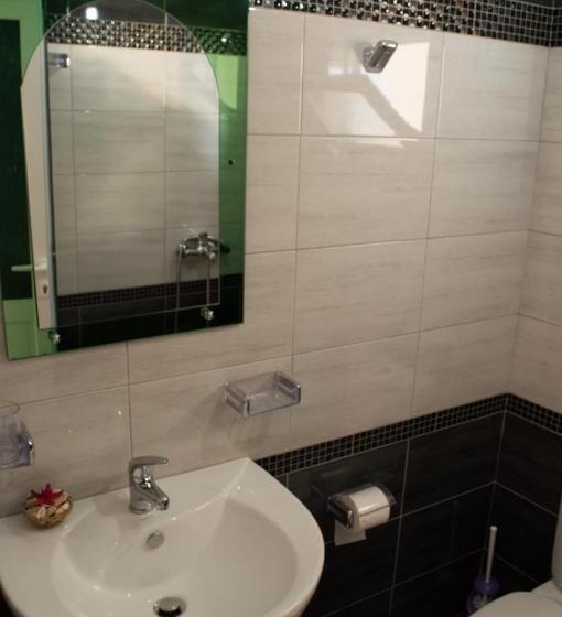 پانسیون Sunshine Guesthouse Dhermi