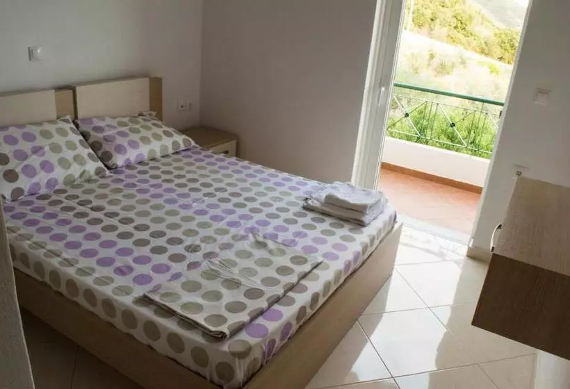 پانسیون Sunshine Guesthouse Dhermi