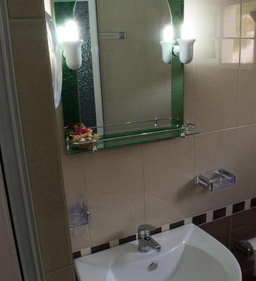 پانسیون Sunshine Guesthouse Dhermi