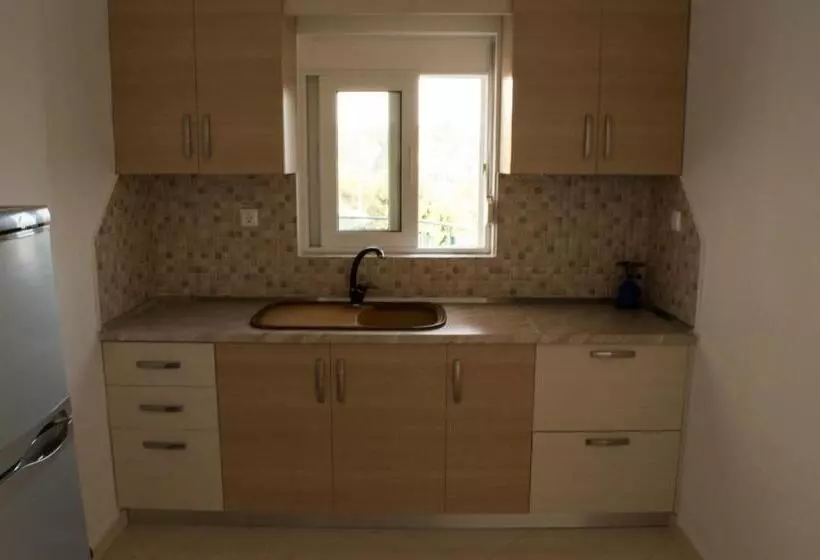 پانسیون Sunshine Guesthouse Dhermi