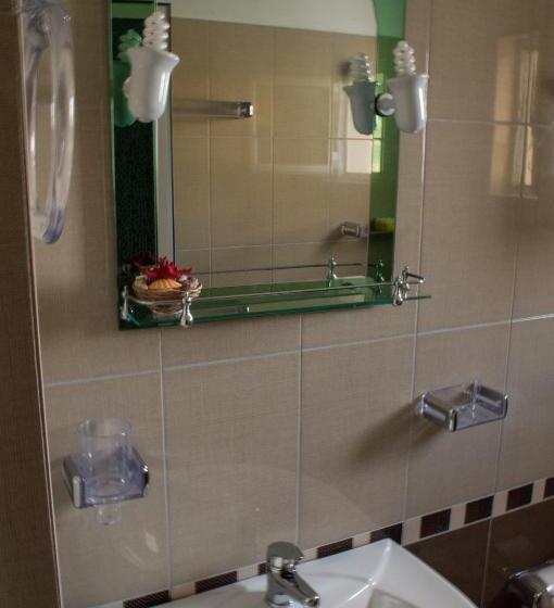 پانسیون Sunshine Guesthouse Dhermi