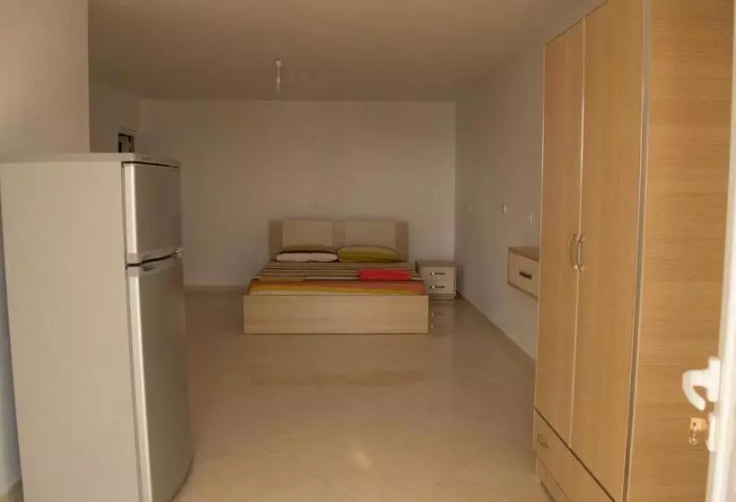 پانسیون Sunshine Guesthouse Dhermi