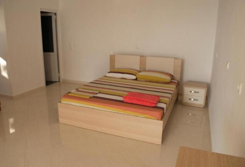 پانسیون Sunshine Guesthouse Dhermi