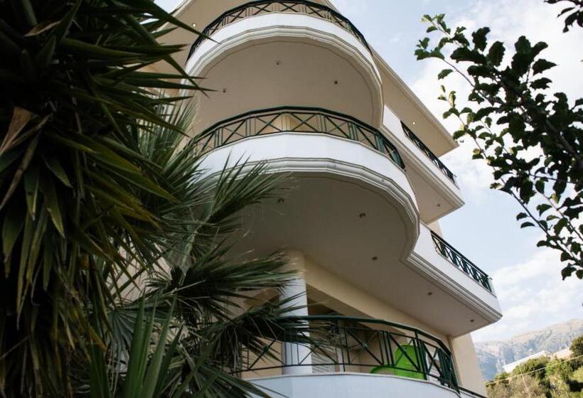 پانسیون Sunshine Guesthouse Dhermi