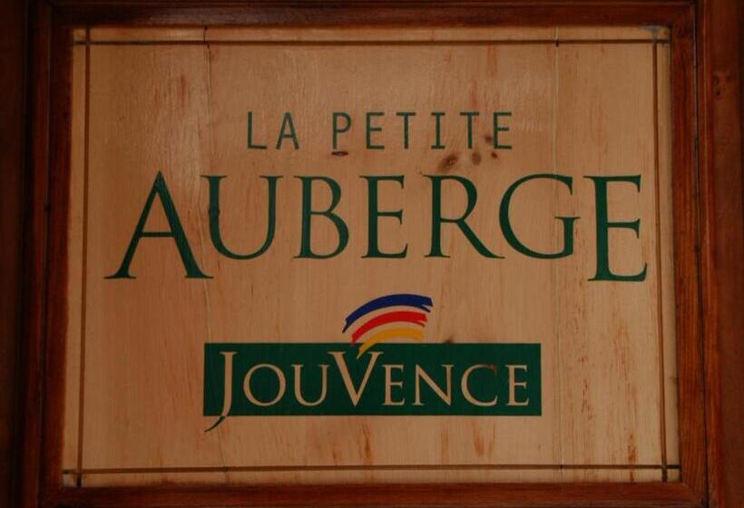 Общежитие La Petite Auberge De Jouvence