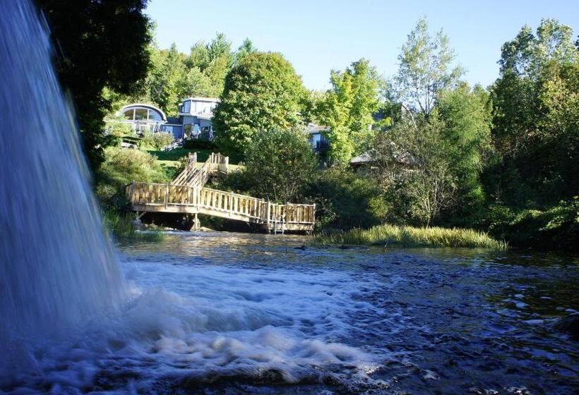 Общежитие La Petite Auberge De Jouvence