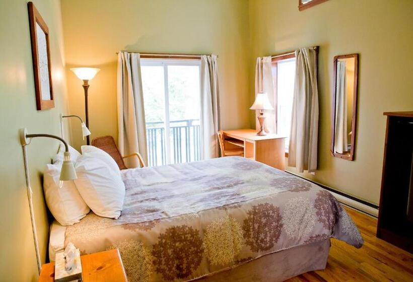 Общежитие La Petite Auberge De Jouvence