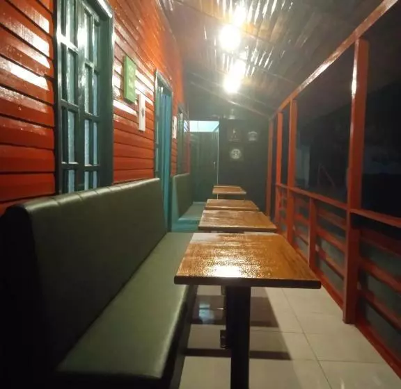 ユースホステル Pousada Chale Pico Da Bandeira