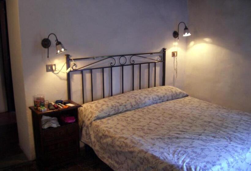 تختخواب و صبحانه La Meridiana Strana