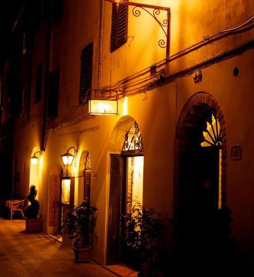 ベッドアンドブレックファースト Locanda Il Pino