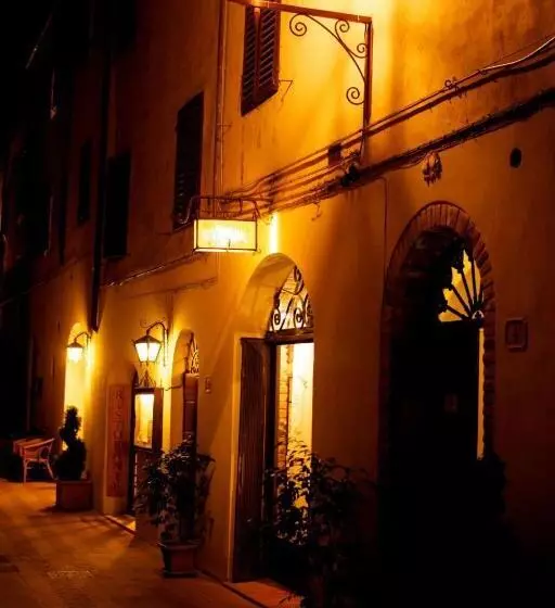 ベッドアンドブレックファースト Locanda Il Pino