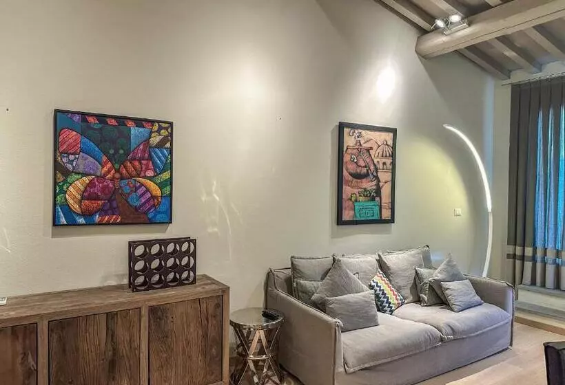 Florence Art Apartments