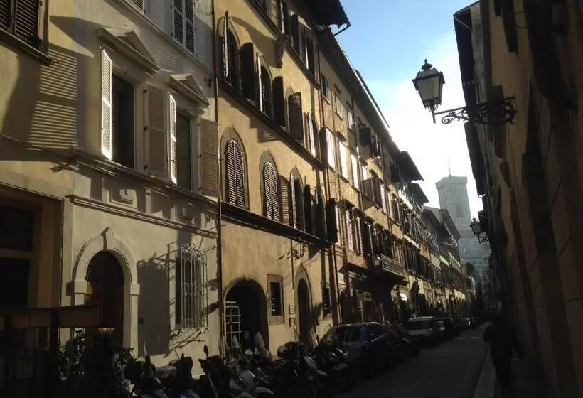 Florence Art Apartments