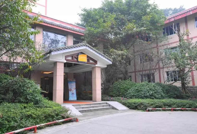 Hotelli E Mei Mountain