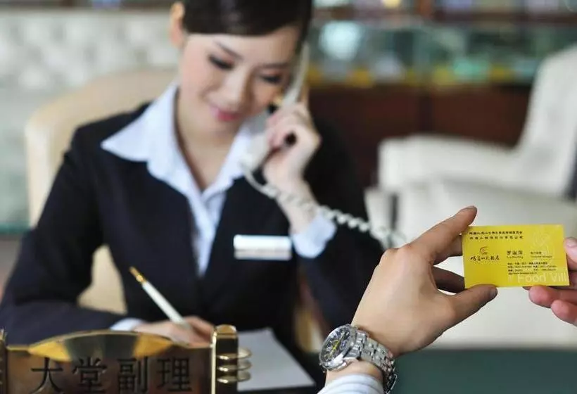 Hotelli E Mei Mountain