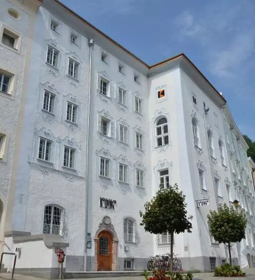 ホテル Kolping Hallein