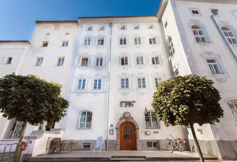 ホテル Kolping Hallein
