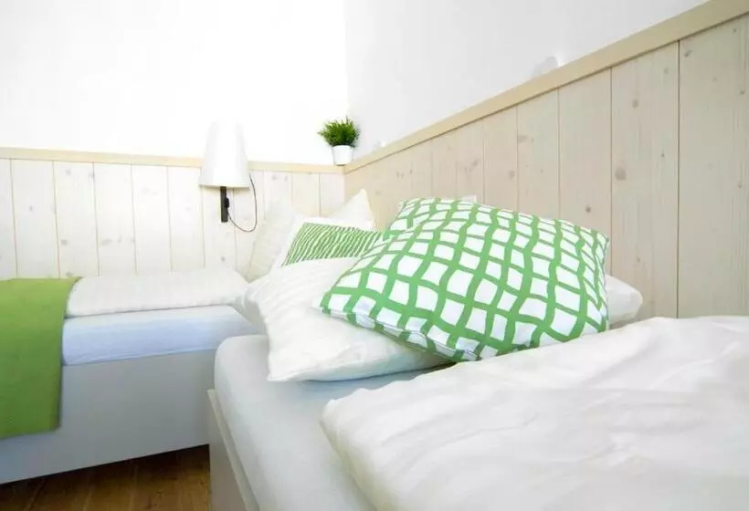 ホテル Kolping Hallein