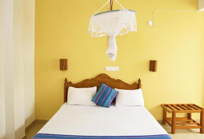 Пансион Beach Inns Holiday Resort