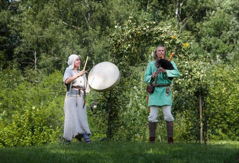 پانسیون Guest House Lauvaskalni