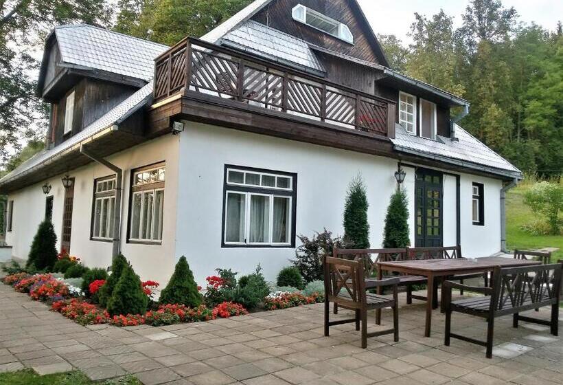 پانسیون Guest House Lauvaskalni