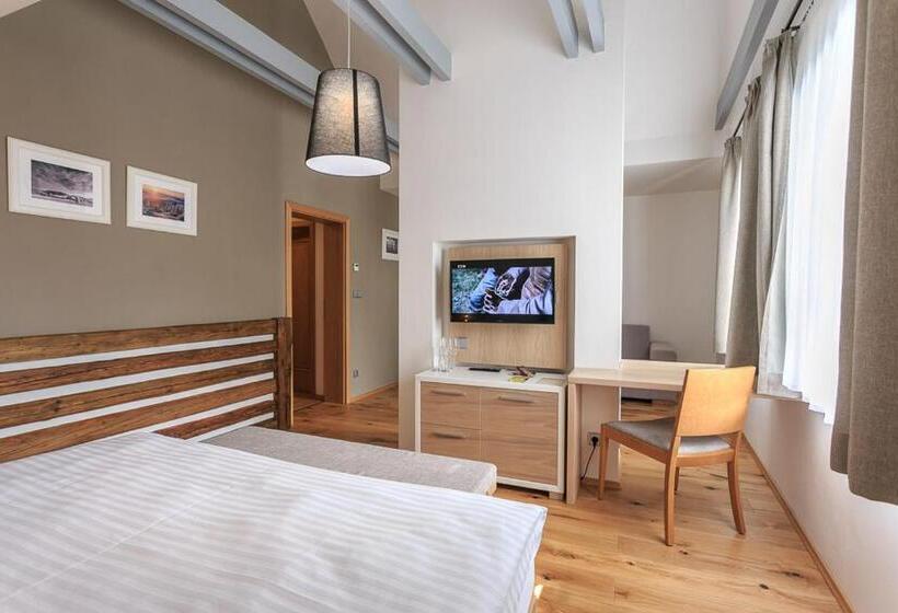 Отель A Restaurace U Vychopňů