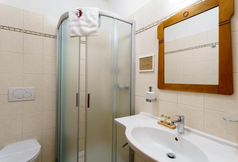 Отель A Restaurace U Vychopňů