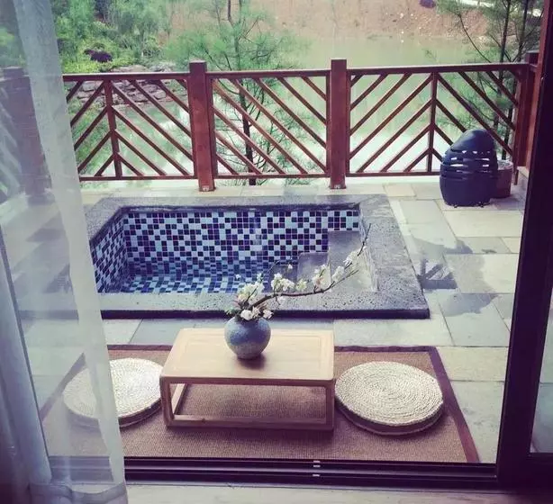 ホテル Guilin Roshan Lake