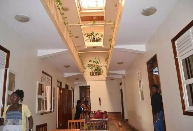 هتل Raja Excelsior