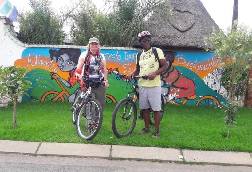 Общежитие Authentic Bicycle Tours And Backpackers