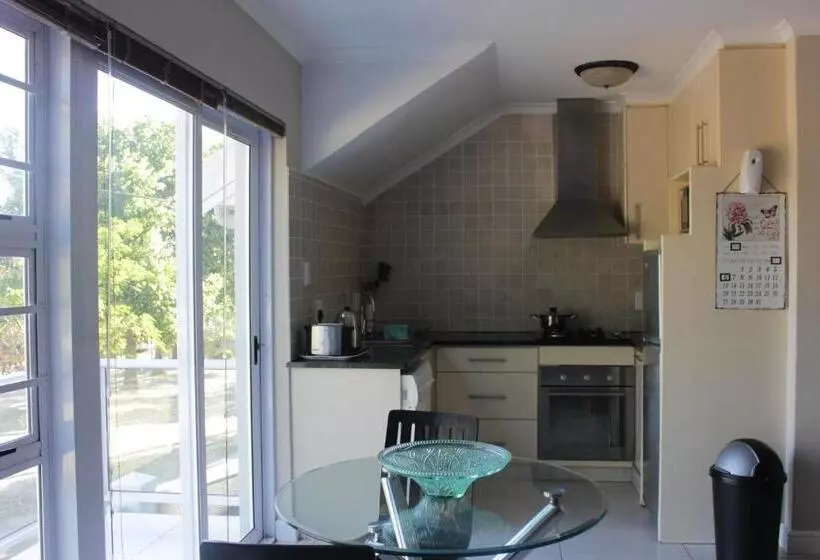 Aamiaismajoitus (B&B) Milas Place
